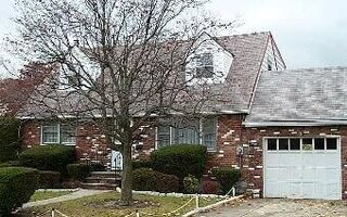 1370 E St, Elmont, NY 11003