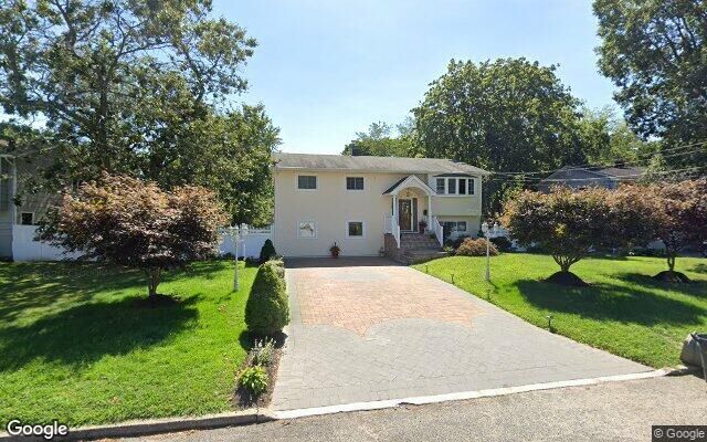 138 W Orange St, Brentwood, NY 11717