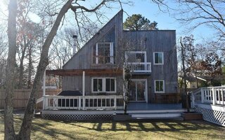 14 Chestnut Ln, East Quogue, NY 11942