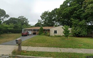 14 College Hills Dr, Farmingville, NY 11738
