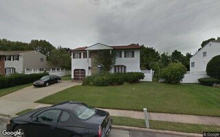 14 Melody Ln, Amityville, NY 11701