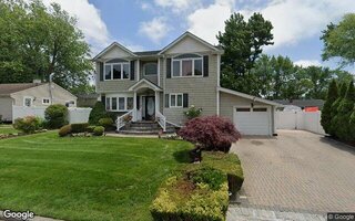 14 Wittman Ln, Brentwood, NY 11717