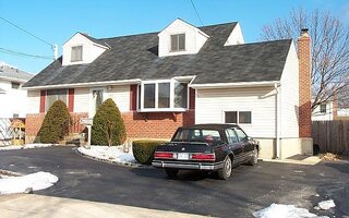 140 Midwood Ave, Farmingdale, NY 11735