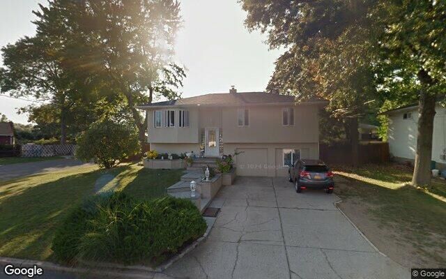 140 Front Ave, Brentwood, NY 11717