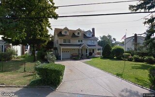 142 Cedar St, Amityville, NY 11701