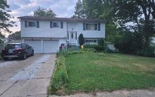 143 Stahley St, Brentwood, NY 11717