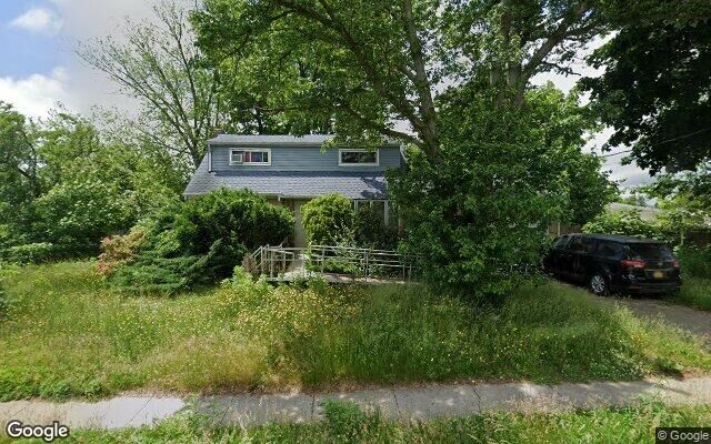 146 Washington Ave, Brentwood, NY 11717