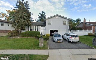 15 Jackie Dr, Westbury, NY 11590