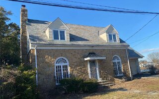 15 Shellbank Pl, Rockville Centre, NY 11570