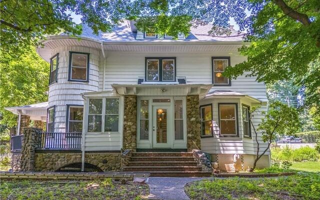 150 Douglas Rd, Staten Island, NY 10304 (Porch)