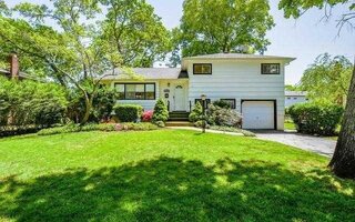 150 Scott Ave, North Babylon, NY 11703