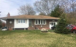 1520 Agate St, Bay Shore, NY 11706