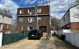 1525 Murray St, Whitestone, NY 11357