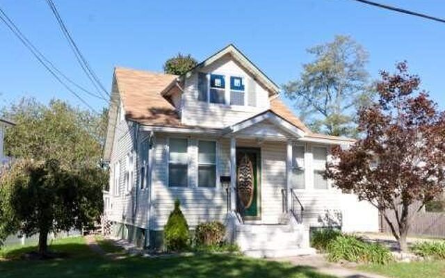 155 29th St, Copiague, NY 11726
