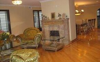 1560 E 17th St, Brooklyn, NY 11230