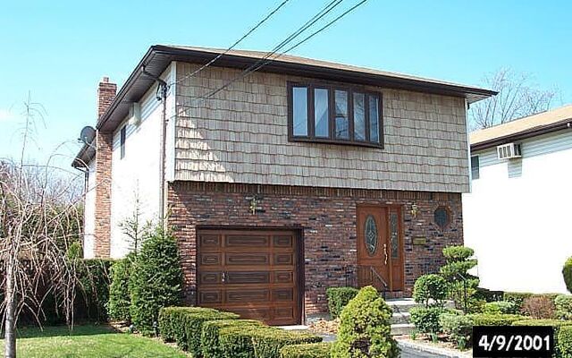 157 Latham Rd, Mineola, NY 11501