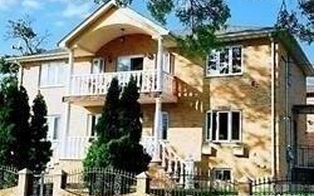 16-20 150th St, Whitestone, NY 11357 (Porch)