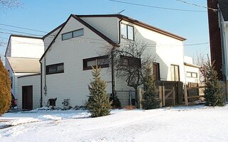 16 Brockmeyer Dr, Massapequa, NY 11758