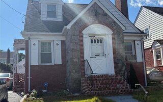 16 Hamilton Ave, Valley Stream, NY 11580