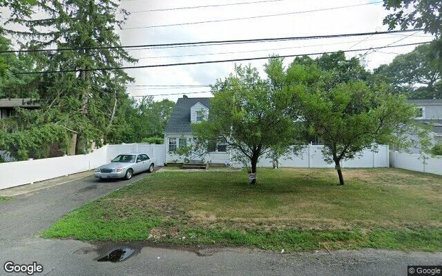 16 Pineaire Ave, Farmingville, NY 11738