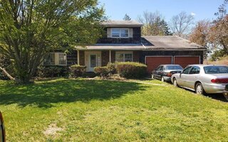 16 S Montgomery Ave, Bay Shore, NY 11706