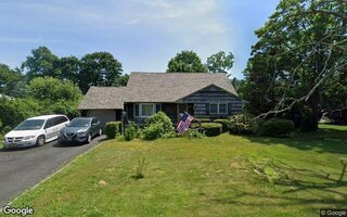16 Washington St, Sayville, NY 11782