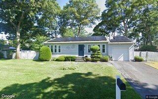 165 Sotzen Ave, Holbrook, NY 11741