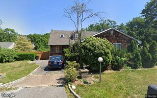 165 Muriel St, Holbrook, NY 11741