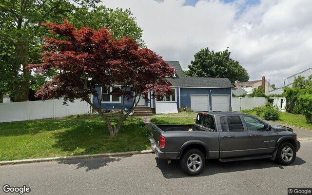 166 Jefferson Ave, Brentwood, NY 11717