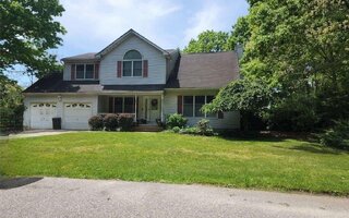 168 Hickory St, Port Jefferson Station, NY 11776