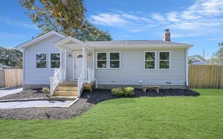 17 Huron St, Port Jefferson Station, NY 11776