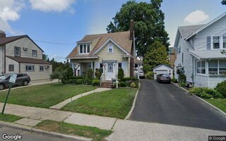 17 Carter Ct, Lynbrook, NY 11563