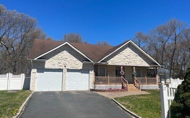 17 Gaetano Ln, Coram, NY 11727 (Garage)