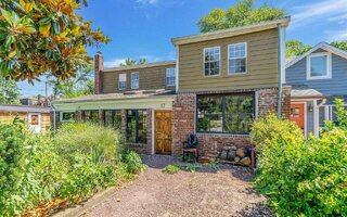 17 Jade St, Oakdale, NY 11769