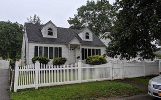 17 Rodney Pl, Amityville, NY 11701