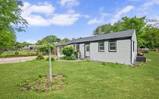 1715 N Thompson Dr, Bay Shore, NY 11706