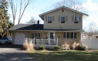 174 Lawrence Rd, Kings Park, NY 11754