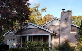 177 Oak St, Medford, NY 11763