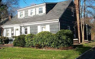 186 E Rockaway Rd, Hewlett, NY 11557