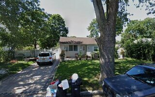 186 Westwood Dr, Brentwood, NY 11717