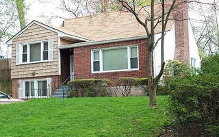 19 Preston Rd, Great Neck, NY 11023