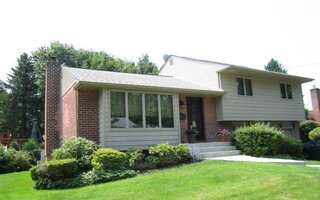 19 Ronald Ln, Syosset, NY 11791