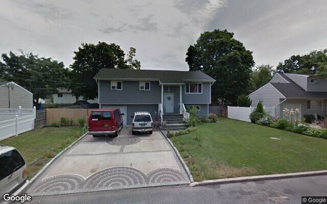 193 Twinlawns Ave, Brentwood, NY 11717