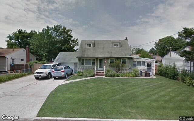 194 Front Ave, Brentwood, NY 11717