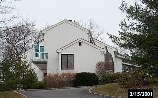 2 Centre View Dr, Oyster Bay, NY 11771