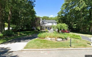 2 Harness Ct, Yaphank, NY 11980
