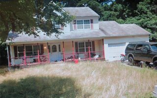 2 Ord Ct, Middle Island, NY 11953