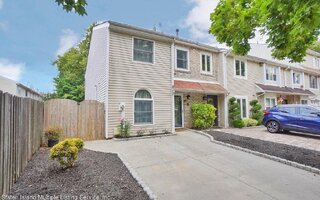 20 Caswell Ln, Staten Island, NY 10314
