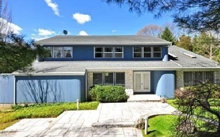 20 Greenwood Ln, Woodbury, NY 11797 20 Greenwood Ln, Woodbury, NY 11797