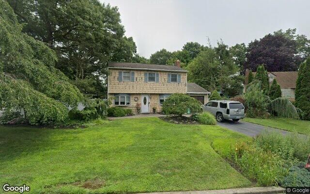 20 Revere Cir, Port Jefferson Station, NY 11776
